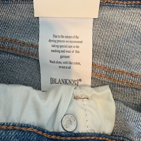 NWT - Blank NYC Hoyt High-Rise Mini Flare - size 28 - Picture 12 of 16